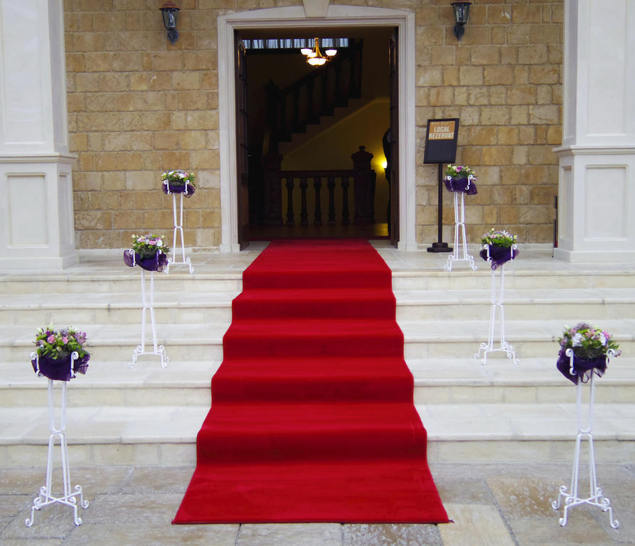Hotel Castel Royal Mosnita Noua Exterior photo